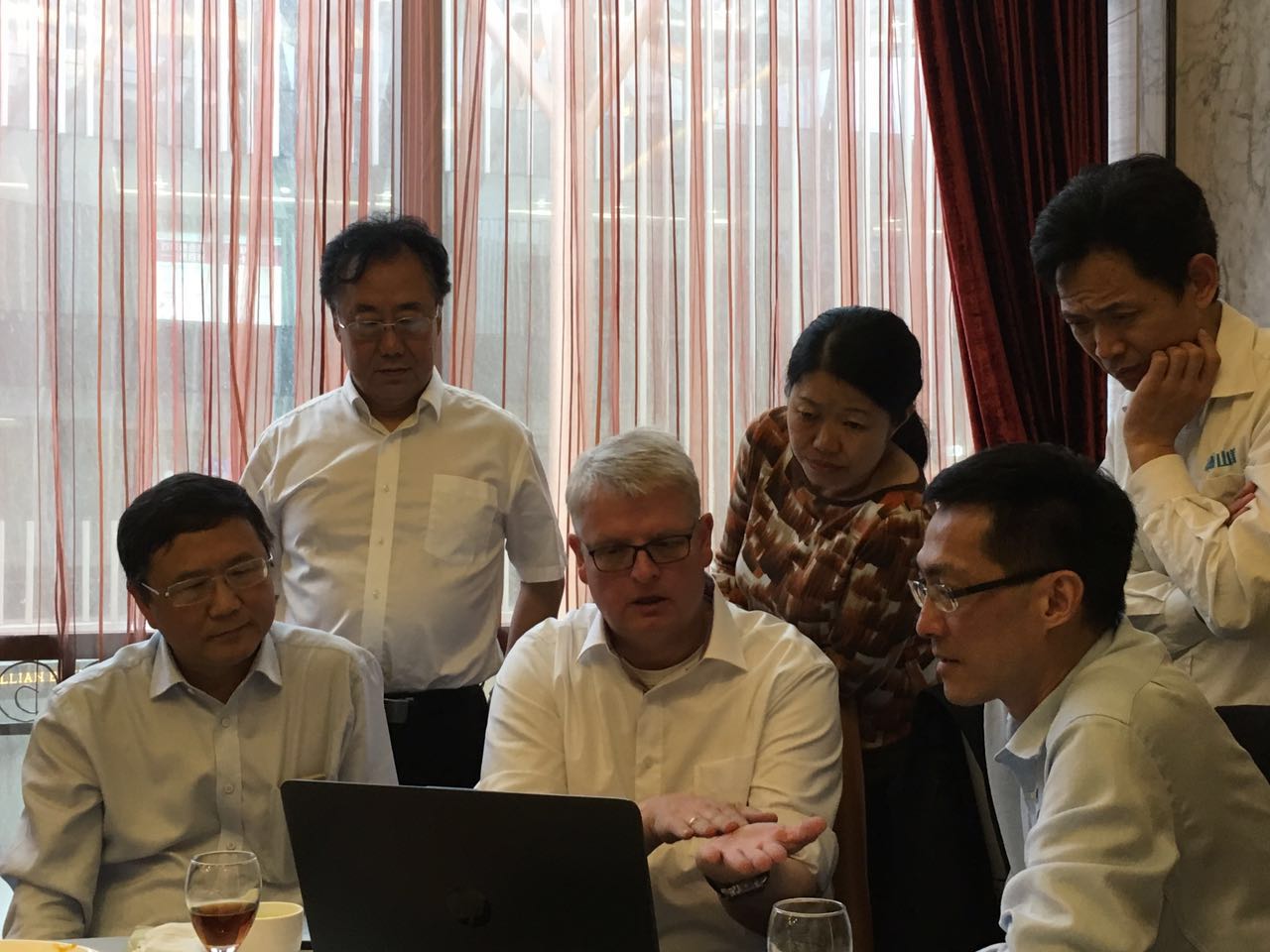 ¹˹˾ˮԺ쵼ݰ첩ɷݲι۽