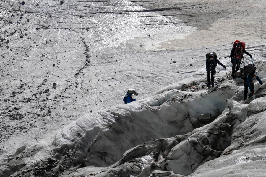 骄傲!天博股份欧洲员工勇攀欧洲第一峰-厄尔布鲁士峰