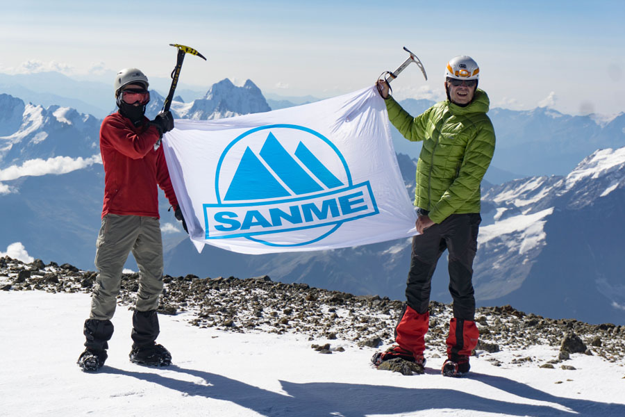 骄傲!天博股份欧洲员工勇攀欧洲第一峰-厄尔布鲁士峰