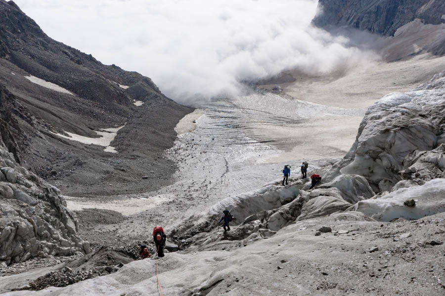骄傲!天博股份欧洲员工勇攀欧洲第一峰-厄尔布鲁士峰