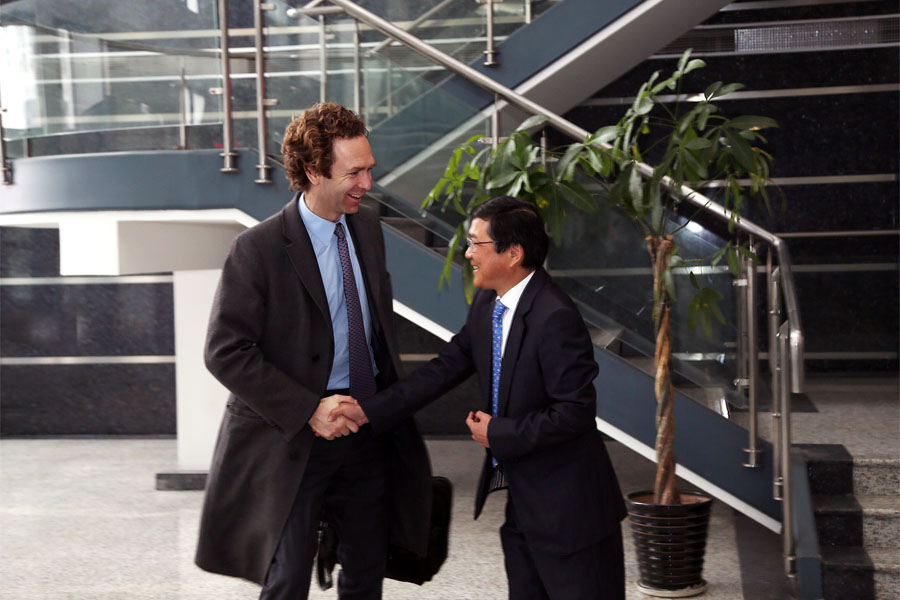 ¹SKζ³ݰ첩ɷݲμӺʹ˾ȶ»