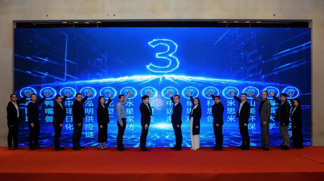 ϲѶ | Ϻ첩ɷٻϺԷҵٽ׼Ƚ˵λƺţ